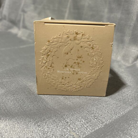 Christmas Memories Collection Vintage 1983 "Unbreakable" Satin Ornament - Picture 4 of 7